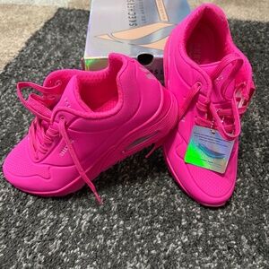 Skechers Hot Pink Tennis Shoes